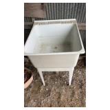 Plastic wash tub