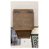 Tater bin and wall ornaments