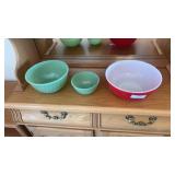 Large Pyrex bowl and Jadite  bowls