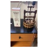 Nutcracker and wise cracker