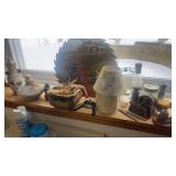 Assortment of collectibles, including Niagara