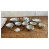 Childrenï¿½s tea set. Marked Japan