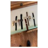 Menï¿½s and ladies watches