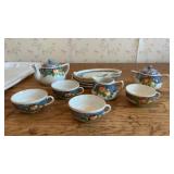 Childrenï¿½s tea set. Marked Japan