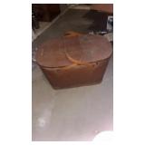 Redmond woven wicker picnic basket 1950s vintage,