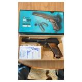 Daisy CO2 200 semi automatic gas pistol BB