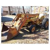 IH340 Utility Tractor with 2000 Loader & Hydaulic