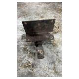 Trailer hitch with mounting plate