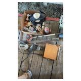 610 bottle jack Black & Decker, drill, paper