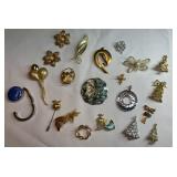 Lot of pins, brooches, pendant, etc jewelry