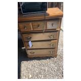 Quilt rack & Dresserc