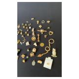 Large lot of menï¿½s tie tacks, cufflinks and