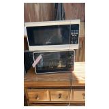Microwave and cook oven very clean