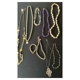 (7) ladies nice costume jewelry necklaces and