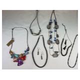 (6) necklaces very nice costume jewelry, some with