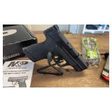 Smith & Wesson M&P9 Shield, Night Sights,