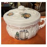 Arnel's Chamber Pot with matching lid and splash