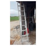 Aluminum extension ladder 200 pound capacity 16