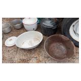 Granite pans and aluminum pans  with steel