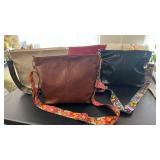 Womenï¿½s Purse / Crossbody Bag Lot; Bone,