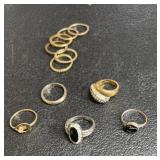 Lot of nice ladies rings