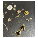 Lot of ladies pendants, earrings one of each and