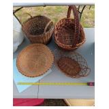 Collection of 4 baskets