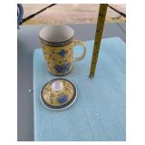 Chinese inspired mug with lid