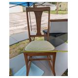 Small padded rocker 33 in height