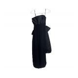 sleeveless black dress