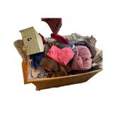 Half a Swiging Door Safety Ladder Hamper wit Cloths