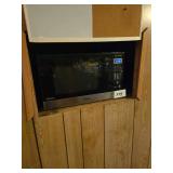 Panasonic Microwave. Genius Sensor 1200W. 20" L x 14" D x 12" H.