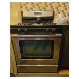 Whirlpool Gas Range. 4 Burner. Accubake. 30 in. L x 28 in. D x 47 in. H. Must Bring Proper Tools and Manpower for Removal