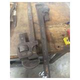 2 Pipe Wrenches 22 Inches Long
