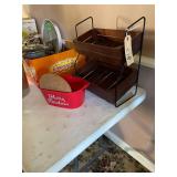 Fruit Holder 14x7x16 Inches 2 Ice Trays