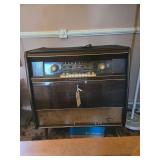 Vintage Grunding Majestic Radio 28" L x 13" D x 30" H