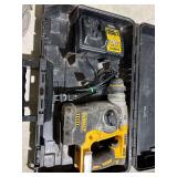 DeWalt DCH273 20V MAX XR Cordless Brushless 1 in. SDS Plus L-Shape Rotary Hammer with Charger and Case