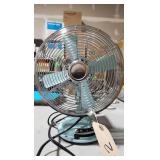 Metal 8 in Table Top Fan