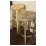 2 Bar Stools