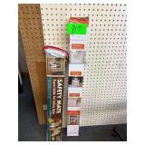 SAFTEY MATE Expandable Pet Gate - Retractable Saftey Gate