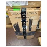 Delta Children’s Sweet Beginnings Bassinet Open Box
