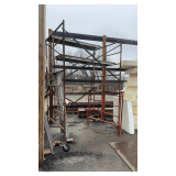 1 Set of Scaffolding - 4 Picks - Extra Pair of Uprights