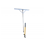 Roughneck Timber Jack - Gravel Rake - Bag of Mulch