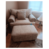 Extra Wide Living Room Chain And Ottoman With Throw Pillow