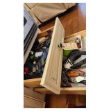 2 Drawers of Kitchen Aides