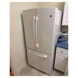 GE Refrigerator - Model GNS23GGHBFWW - SN: DF312714
