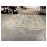 Luminous Ivory 7’ X 10’ Rug