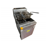 Qualite Commercial Deep Fryer - Model QL-15 - Natural Gas - Includes 3 Fryer Baskets - 21" x 30" x 45"
