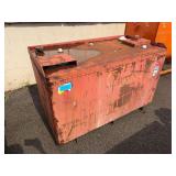 Approx. 225 Gal Cap. Steel Benchtank