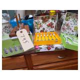Botanic Gardens set of Herb Spice Jars - Measuring Spoons - 6 Teaspoons - 6 Knives